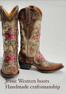 Embroidery boots gold