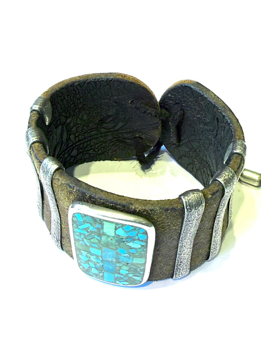 Navajo Tommy singer bracelet leather and sandcast