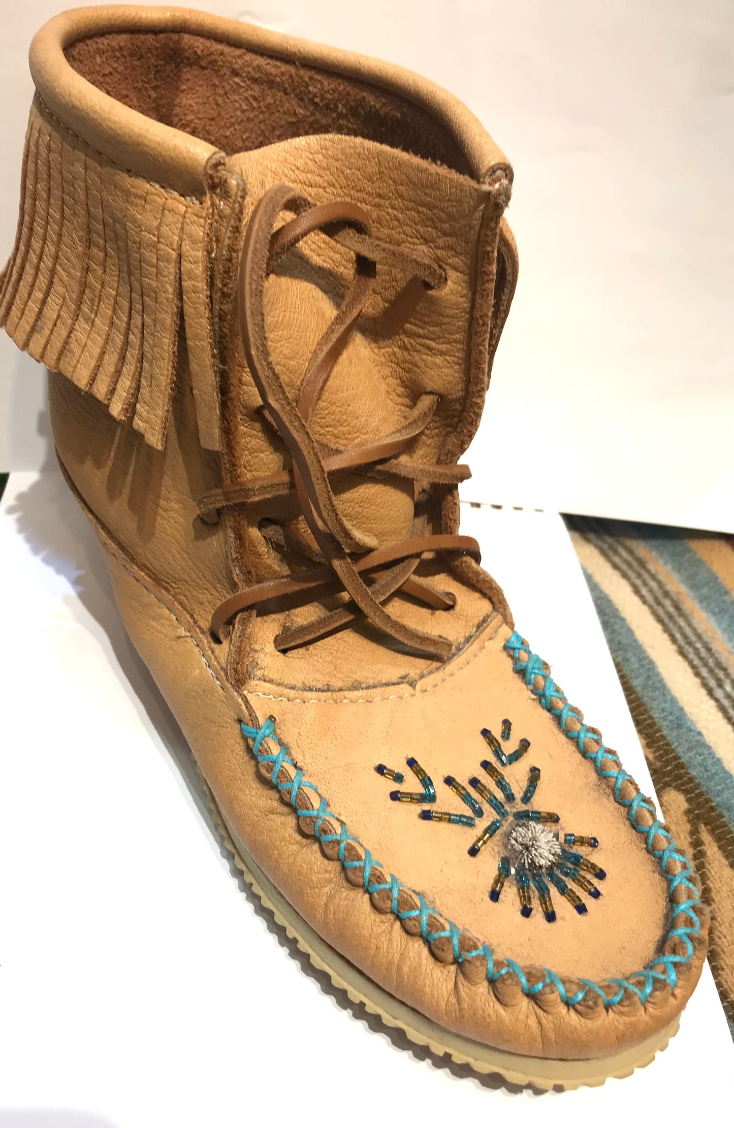 Short Canadian moccasins