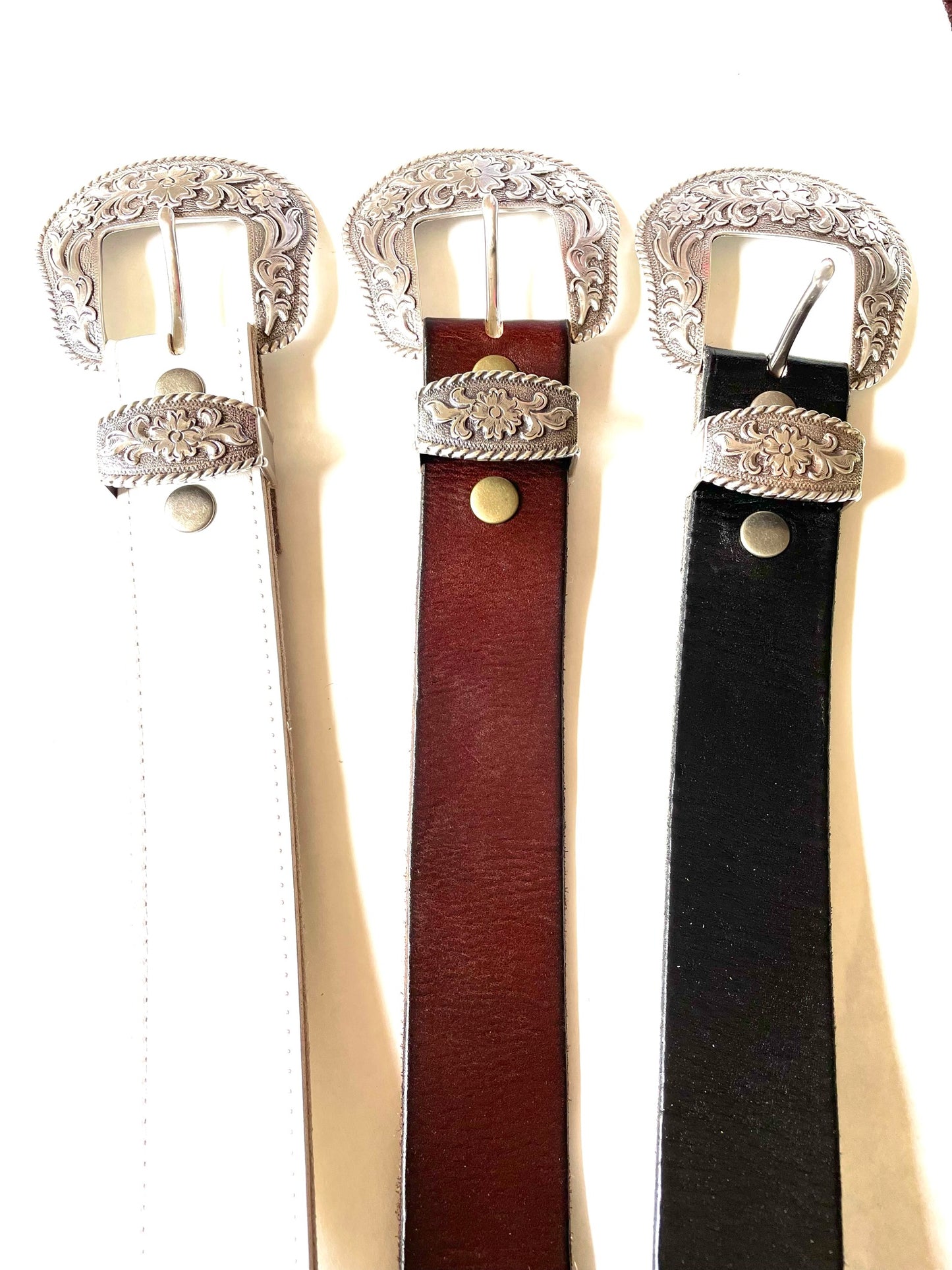 Belt black with buckle and tip