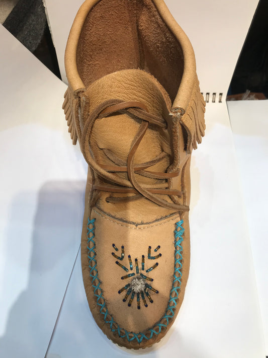 Short Canadian moccasins