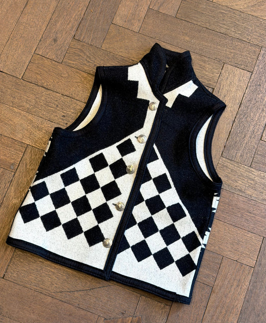 New collection black and white Gilet