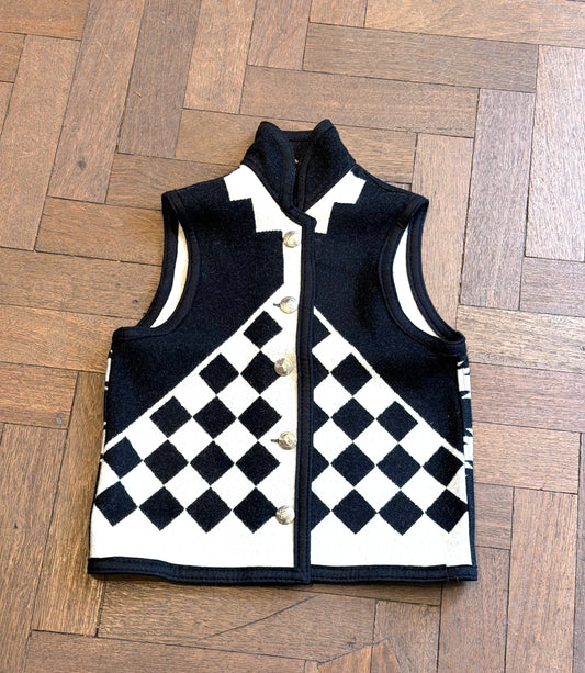New collection black and white Gilet