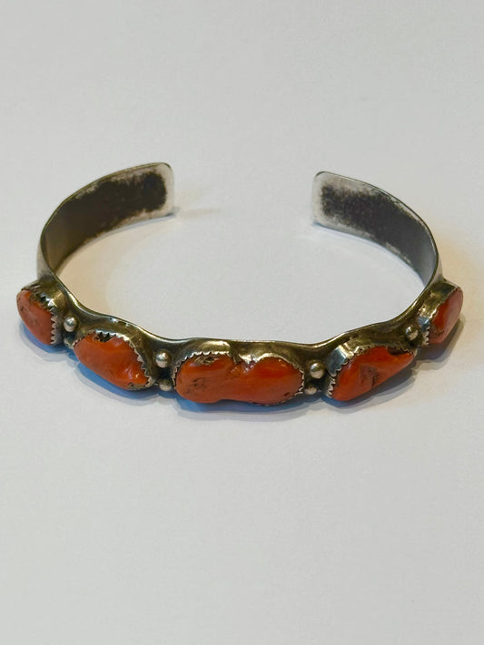 Vintage 1970s Navajo Beautiful coral Bracelet
