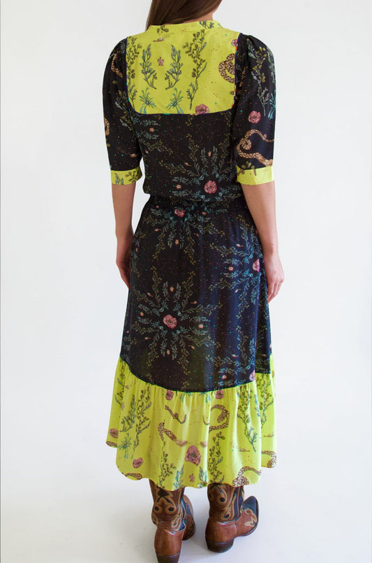 Yolking sheered waist dress- black and yellow snake print