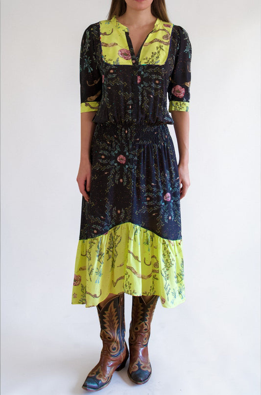 Yolking sheered waist dress- black and yellow snake print