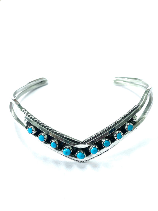 Zuni bracelet in v shape easy shape