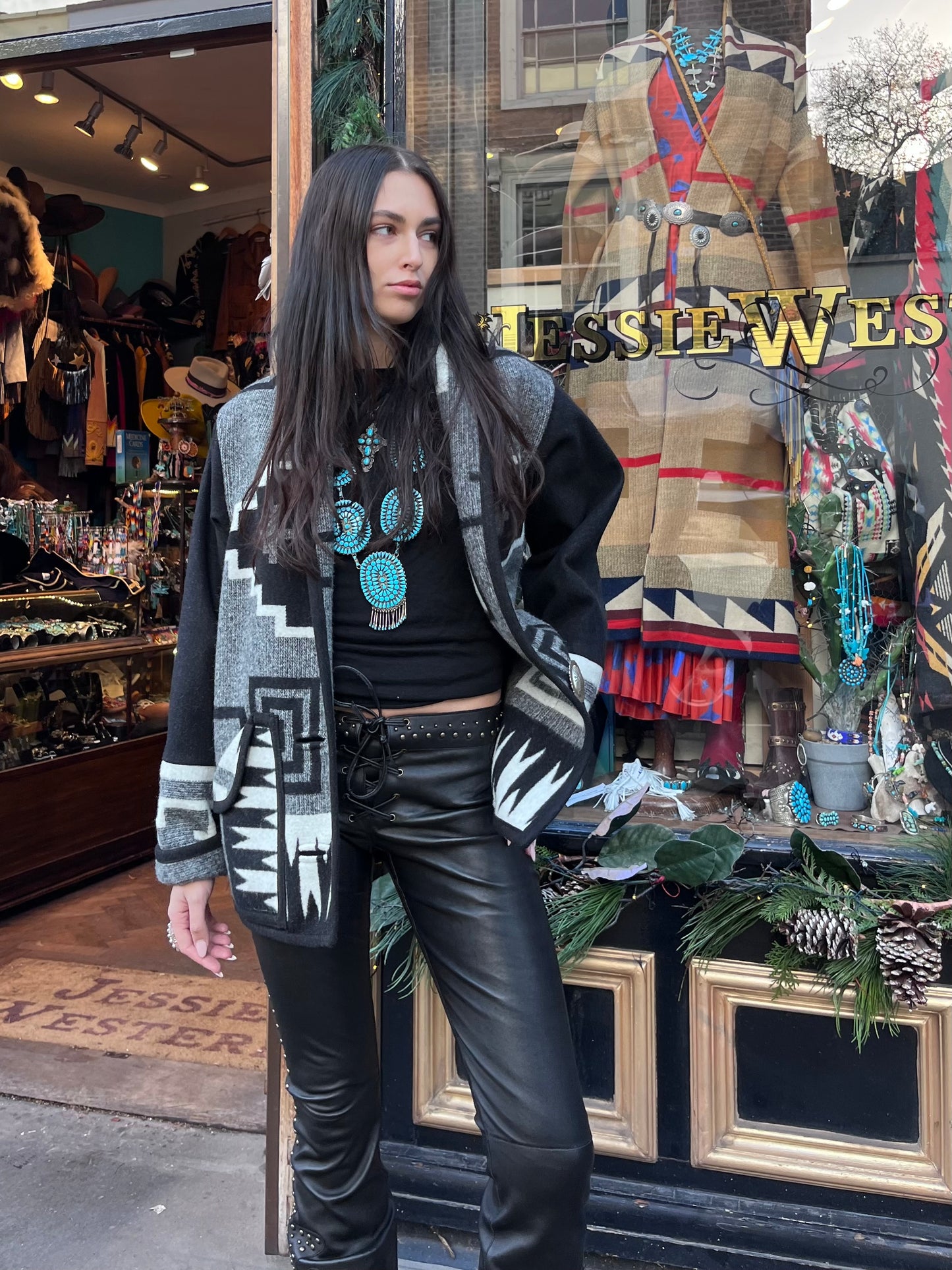 Black & white concho pocket