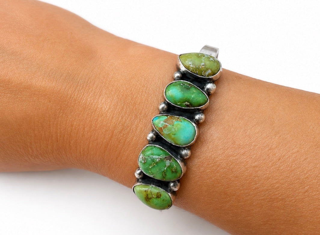 Amazing turquoise stone bracelet