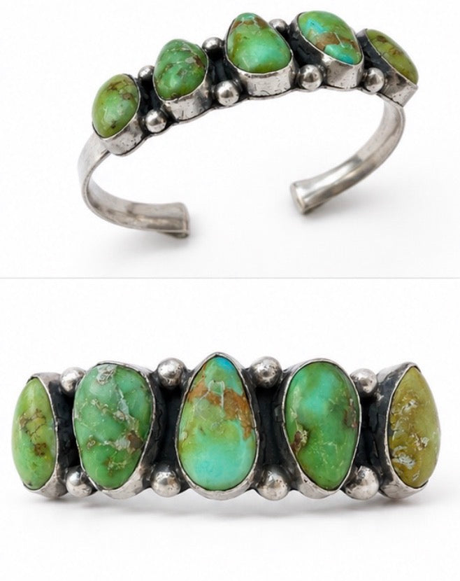 Amazing turquoise stone bracelet