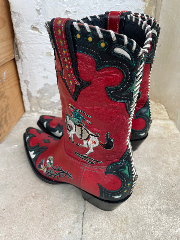 Red horse rider cowboyboots