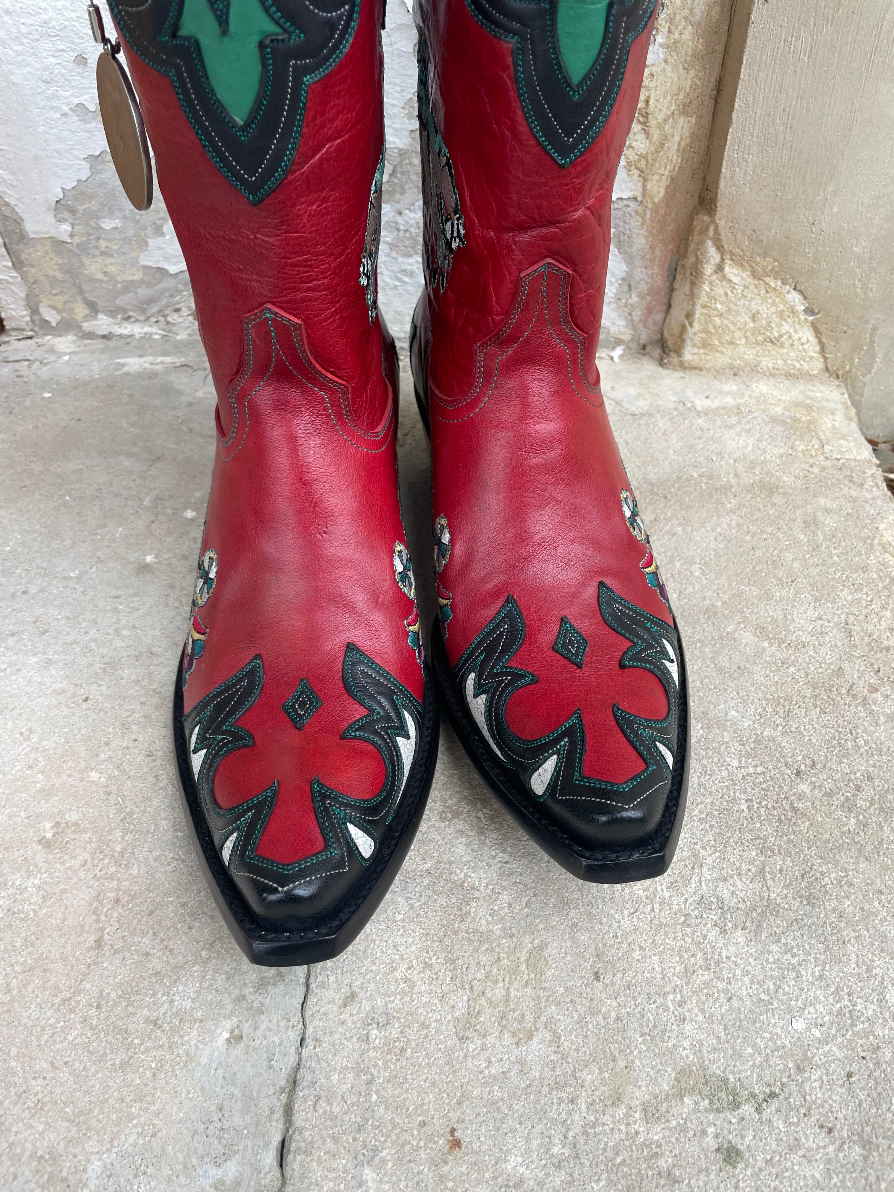 Red horse rider cowboyboots