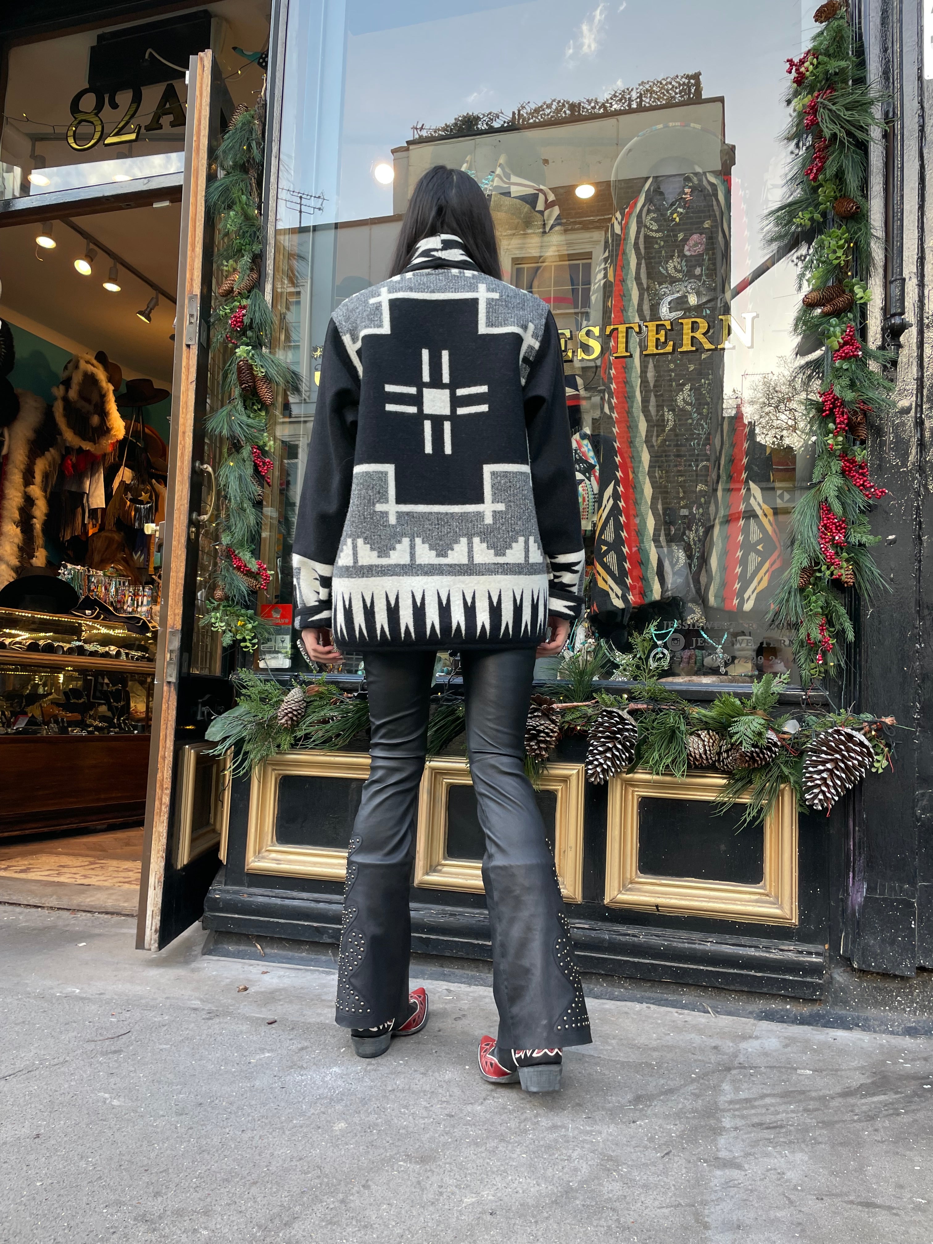 Black & white concho pocket