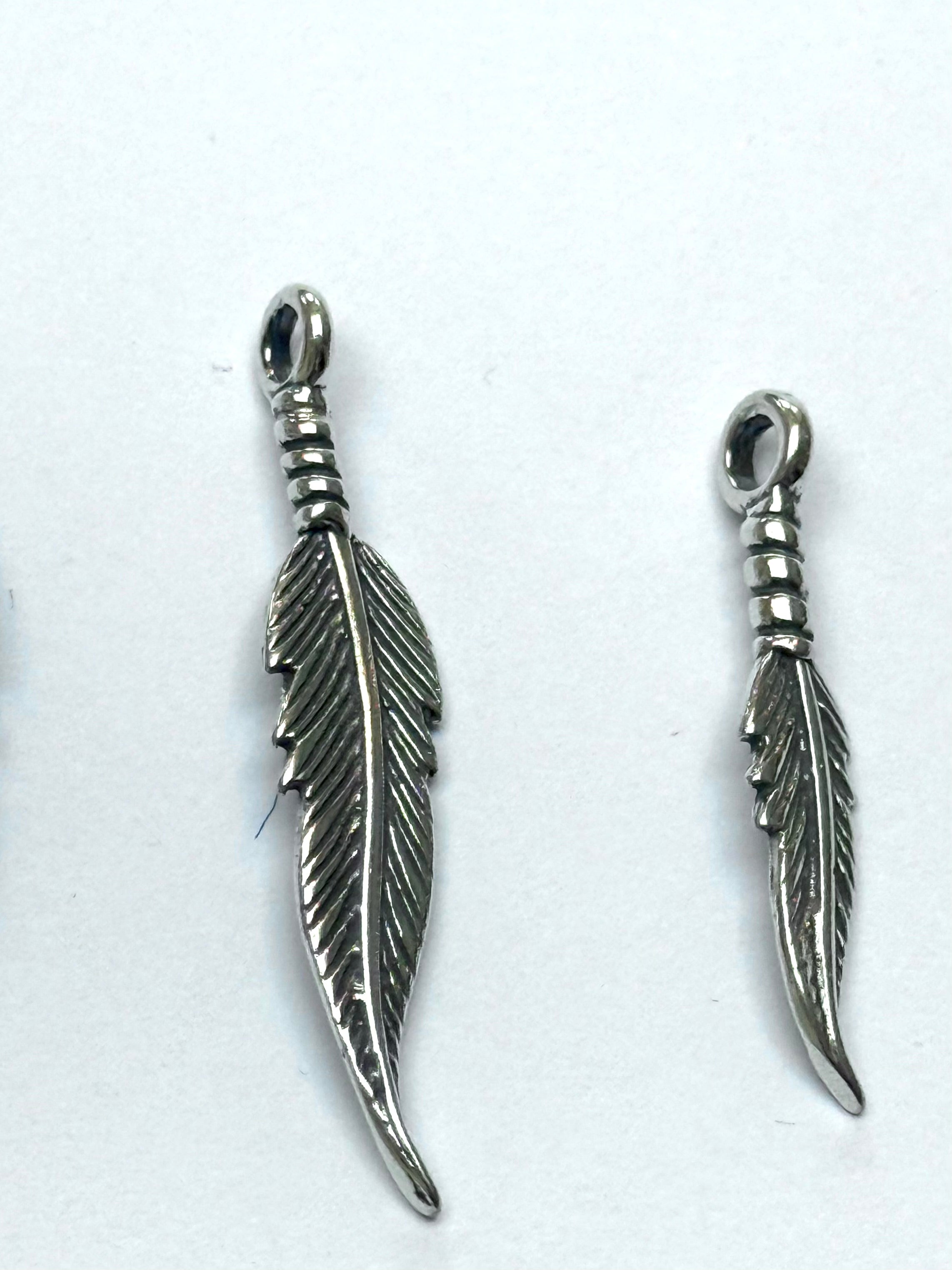 Feather charm small size