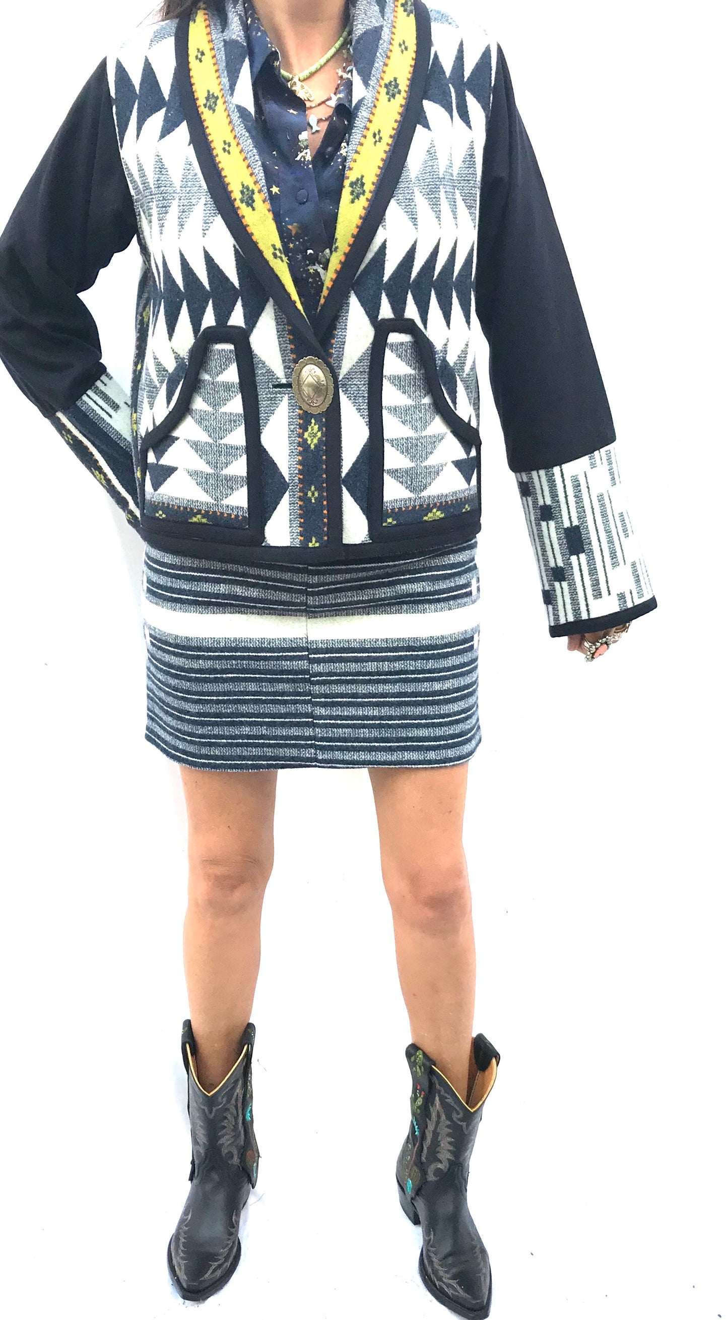 Jessie Western brand Blanket skirt