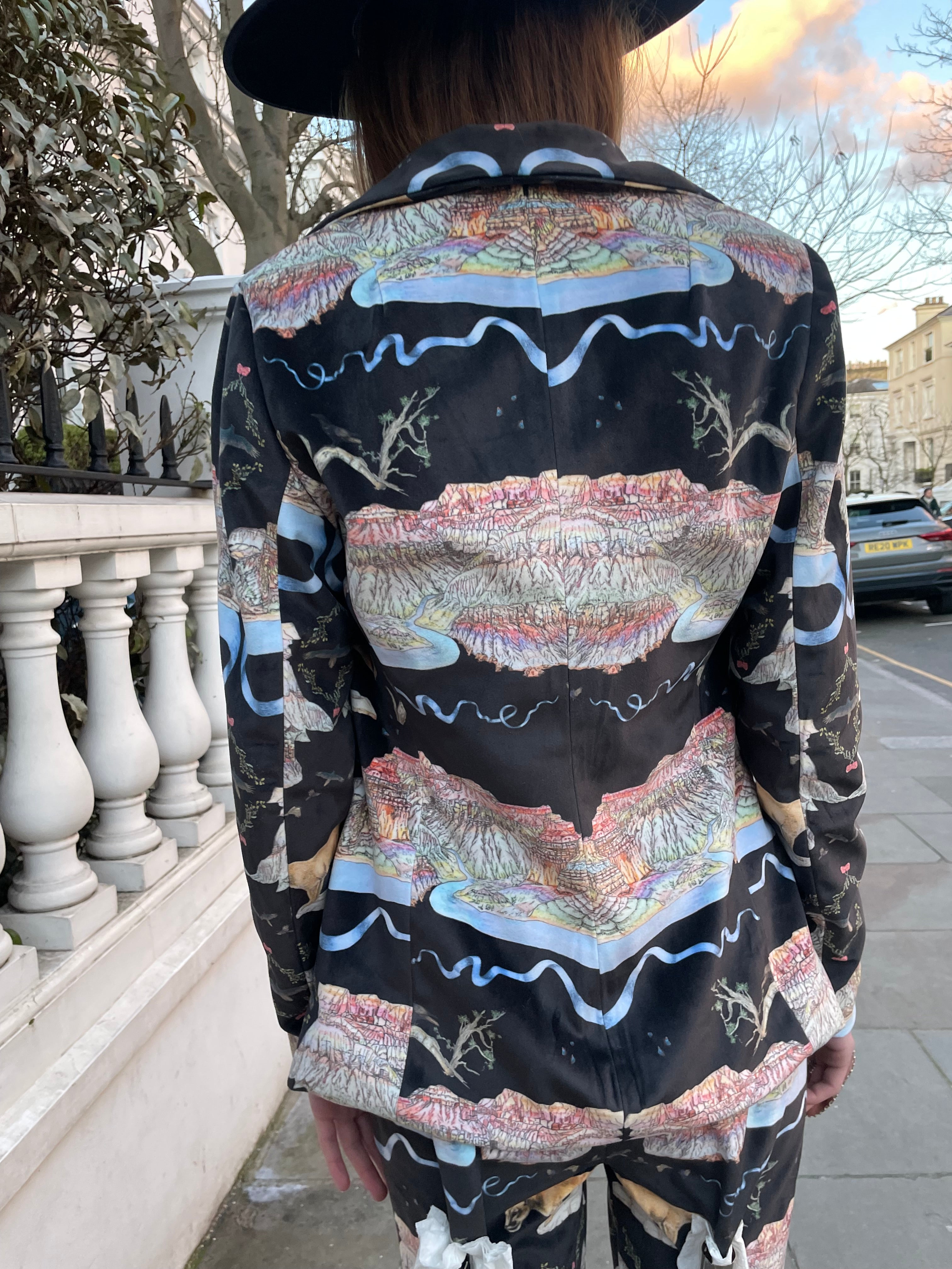 Velvet jacket mountain lion print