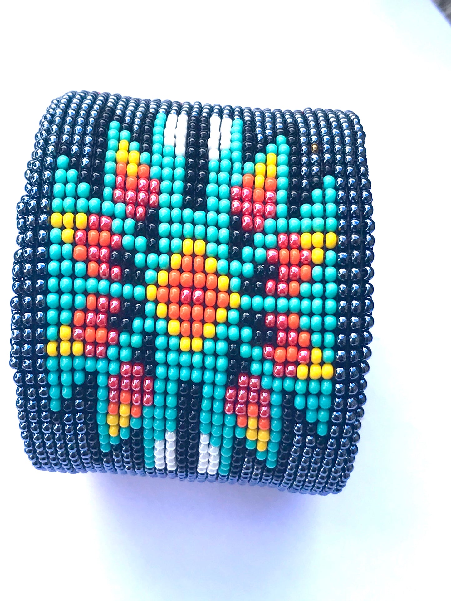 Beaded cuff grey