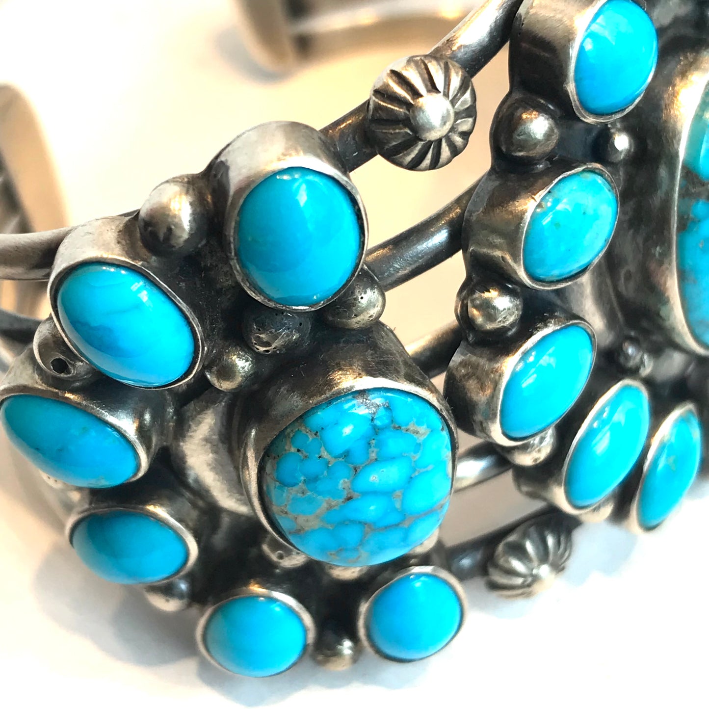 Amazing KINGMAN TURQUOISE Navajo turquoise bracelet