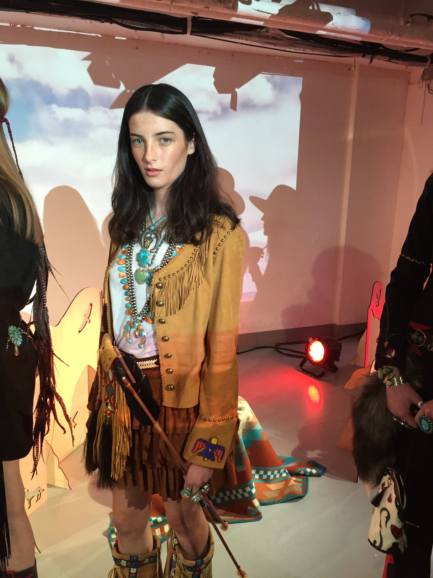 Ruffle short skirt in suede