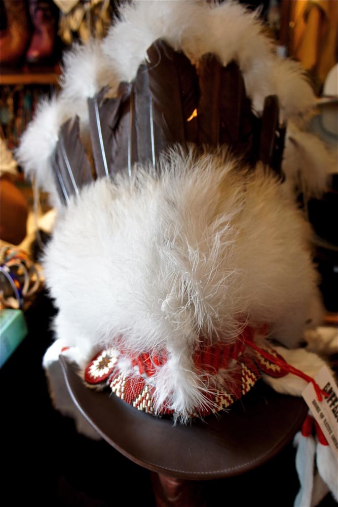 Headdress red and white